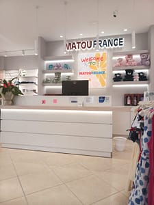 Το εσωτερικό του νέου καταστήματος Matou France στη Μύκονο