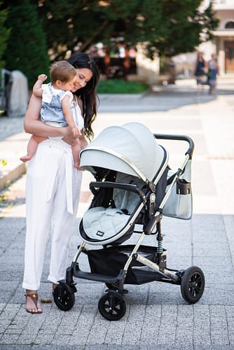 Βόλτα για το μωρό με παιδικό καρότσι Kikkaboo